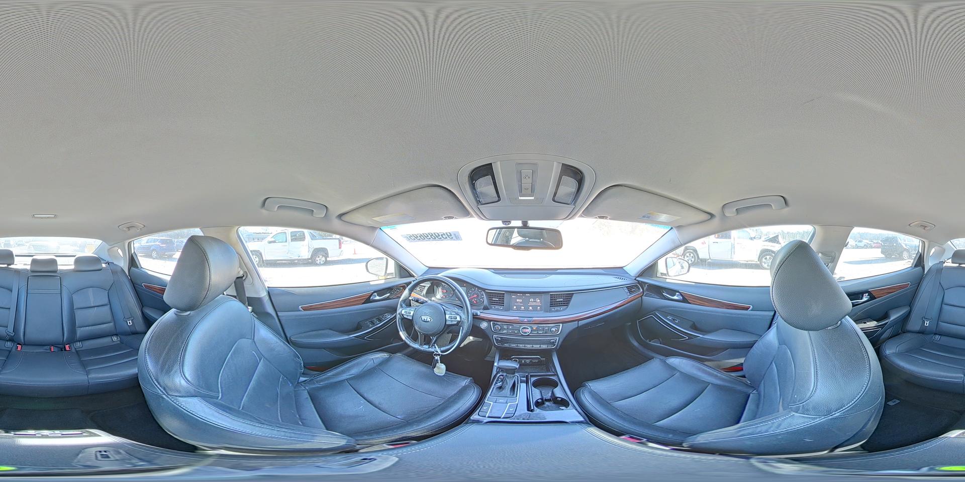 2017 KIA Cadenza