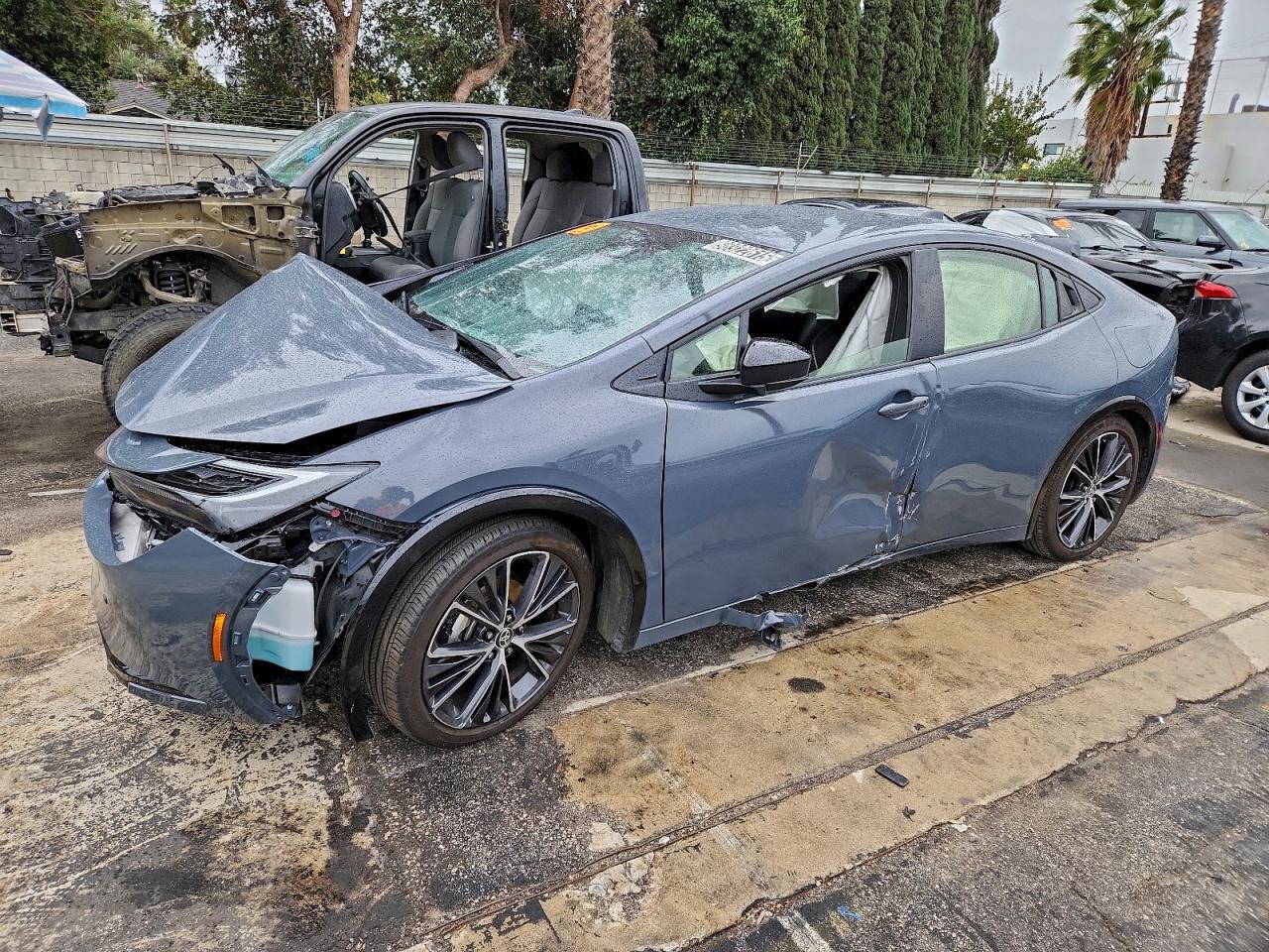 2025 TOYOTA PRIUS