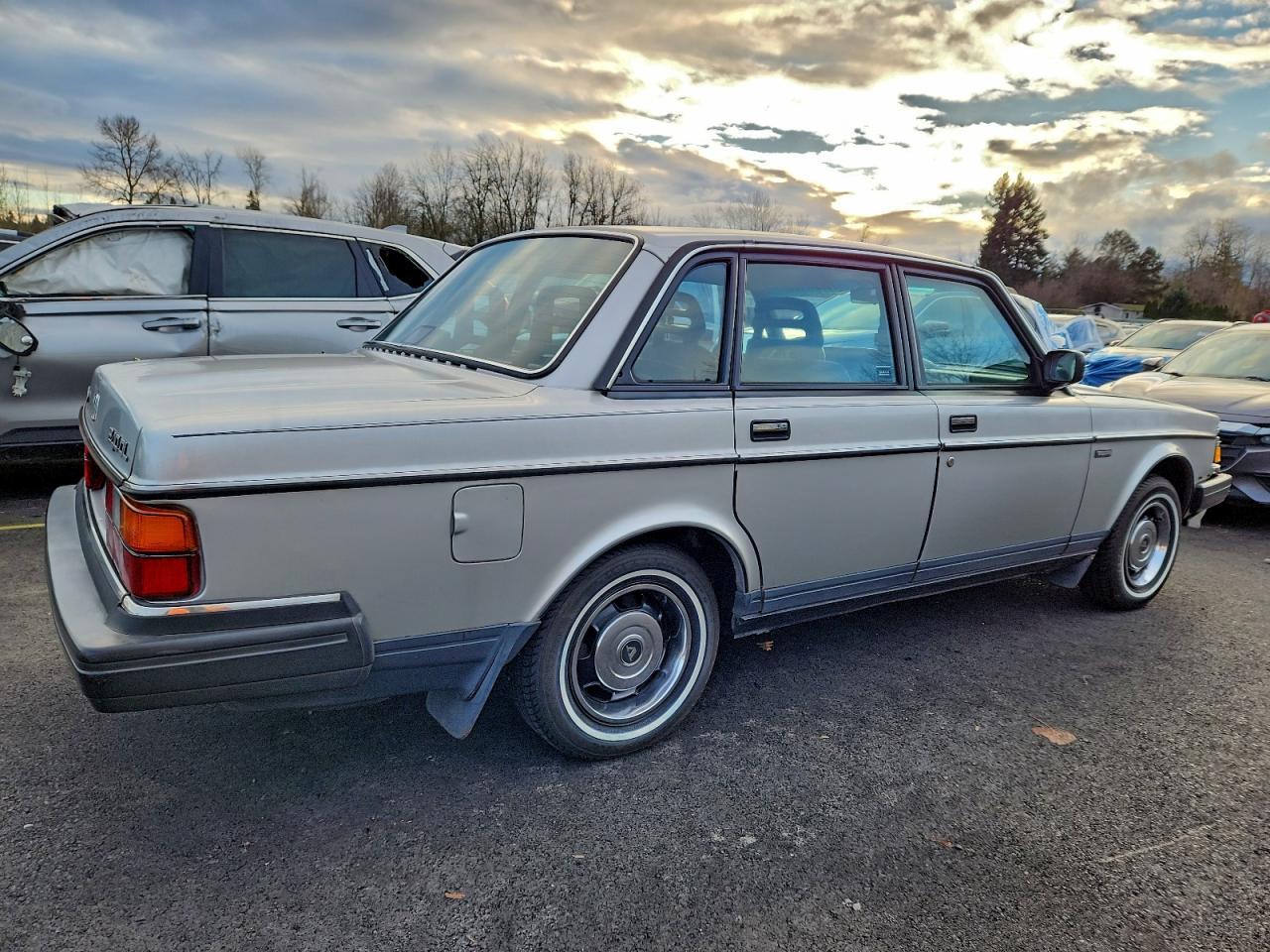 1990 VOLVO 240