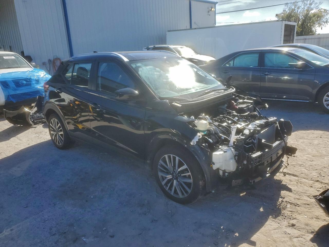 2024 NISSAN KICKS
