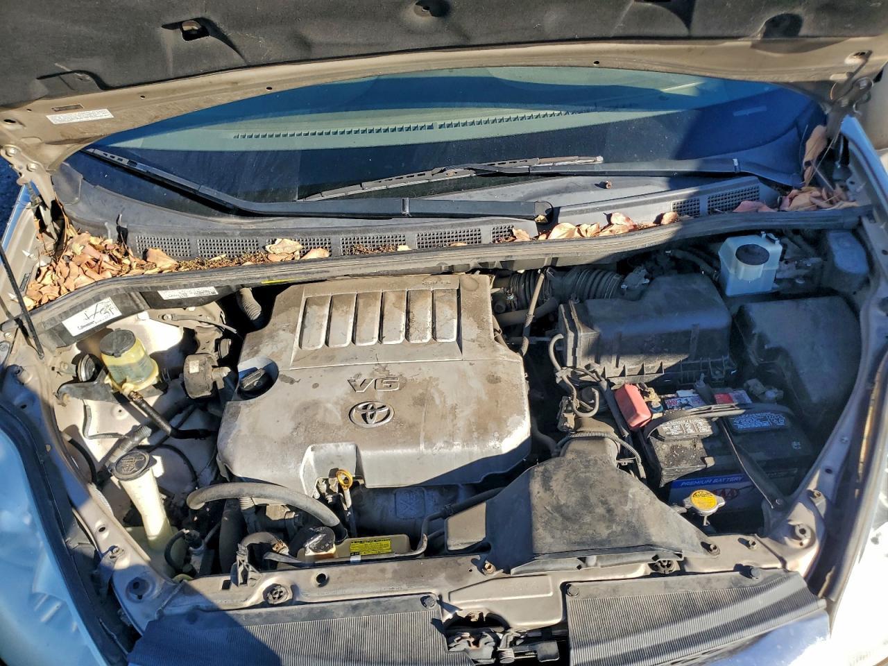 2009 TOYOTA SIENNA
