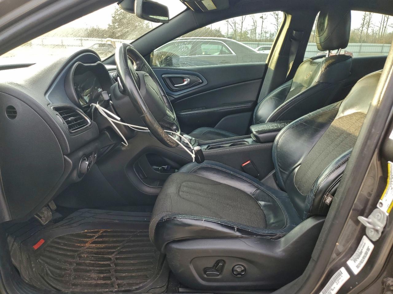 2015 CHRYSLER 200
