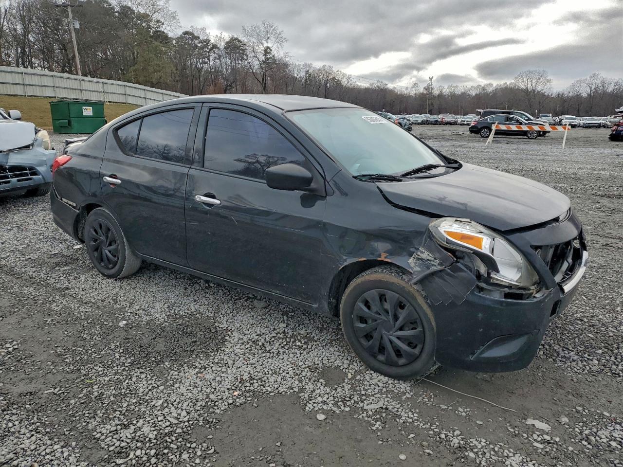 2016 NISSAN VERSA