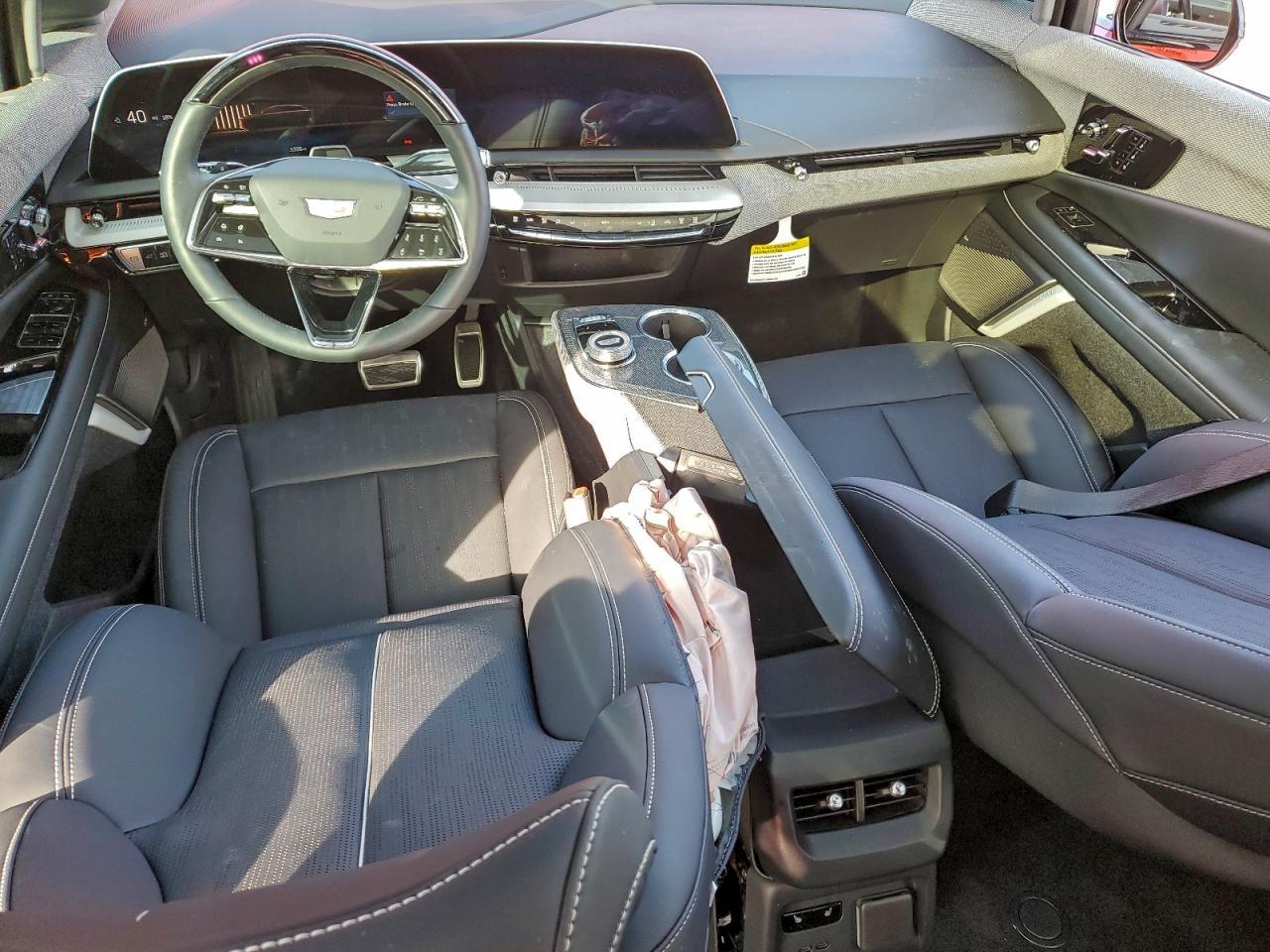 2025 CADILLAC OPTIQ