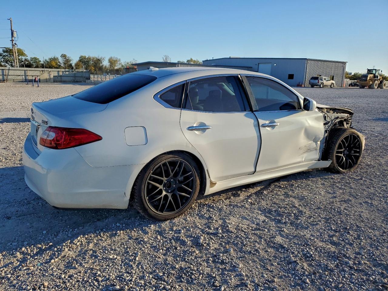2011 INFINITI M37