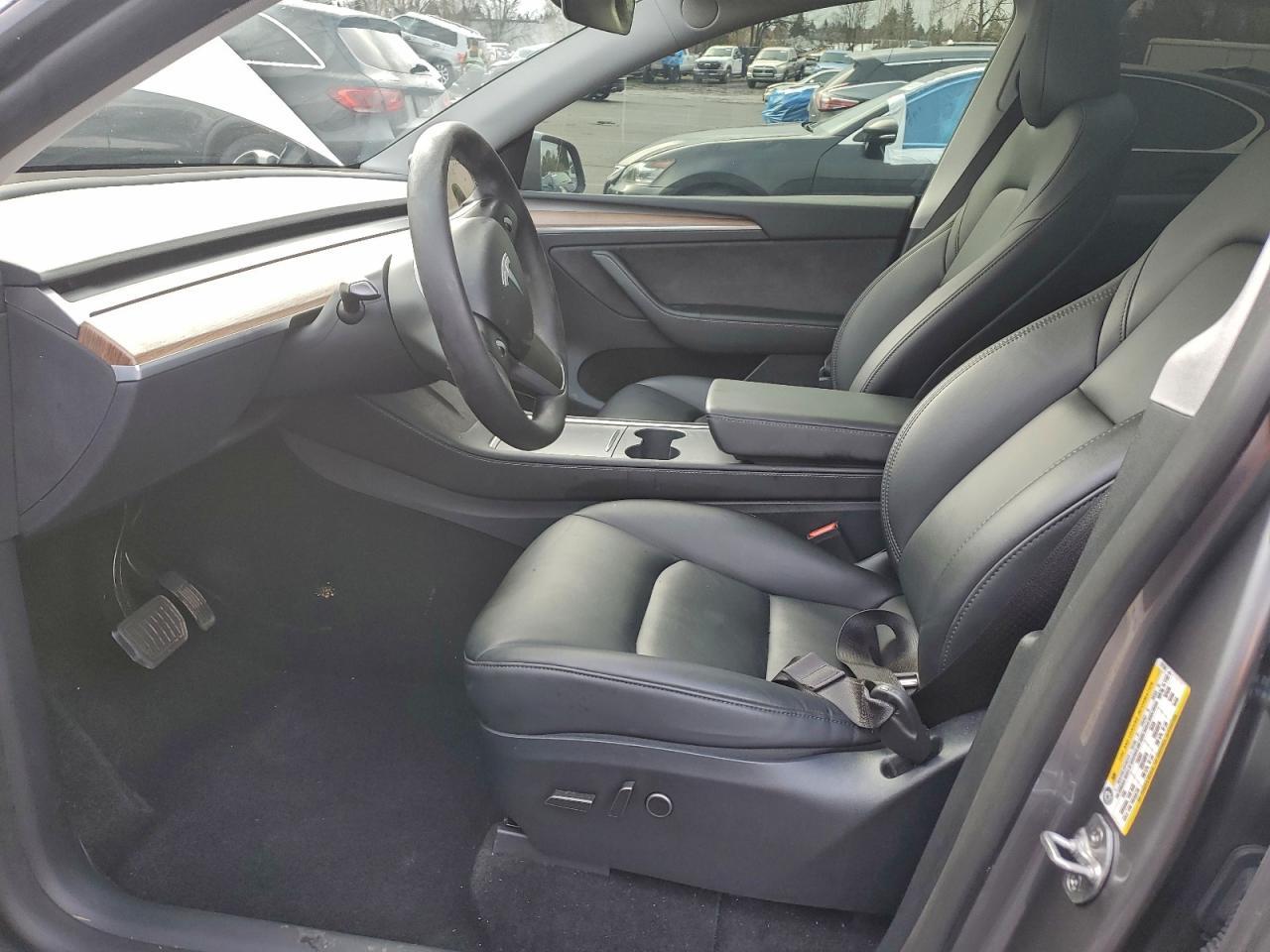 2025 TESLA MODEL Y