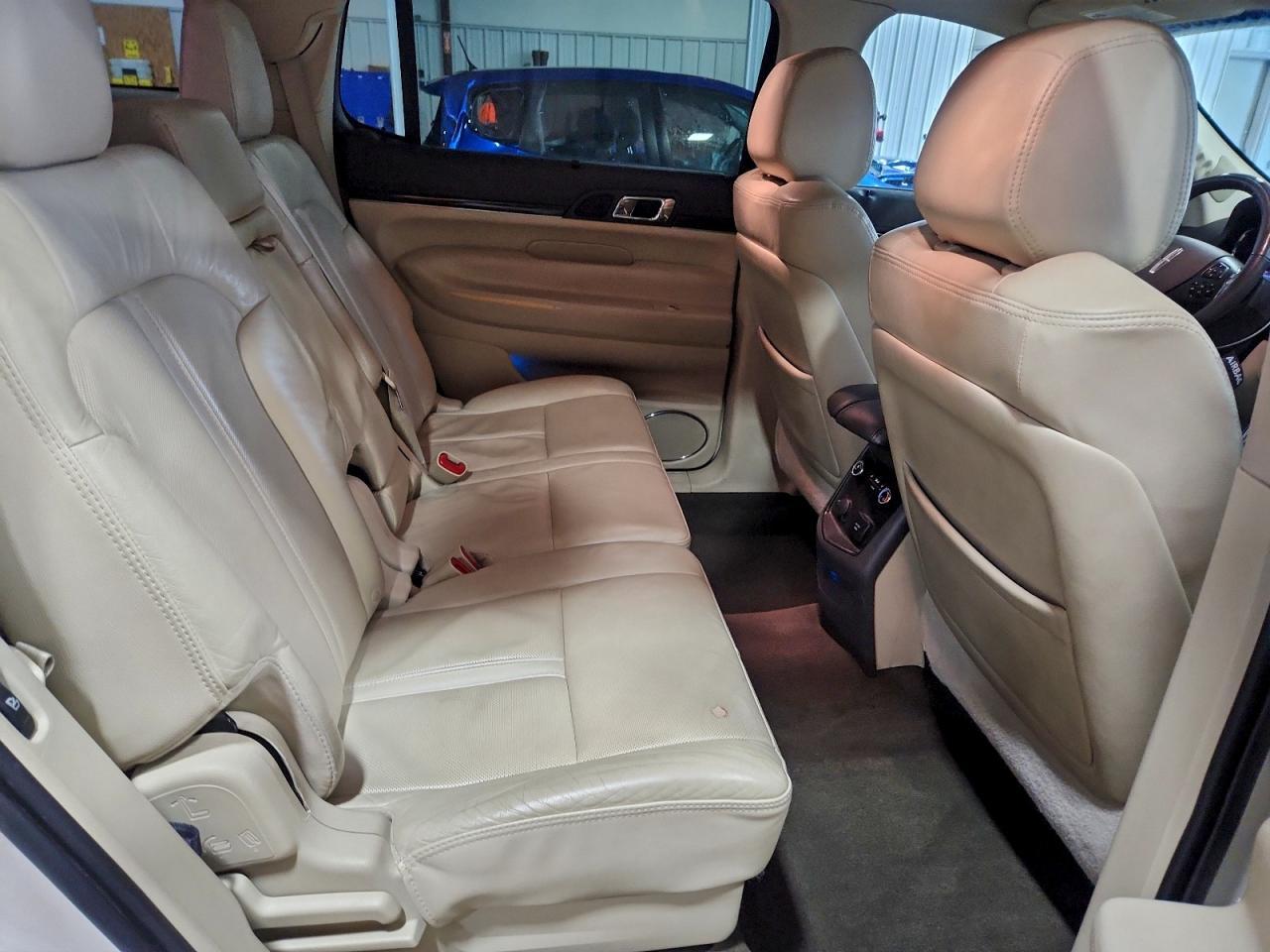 2013 LINCOLN MKT