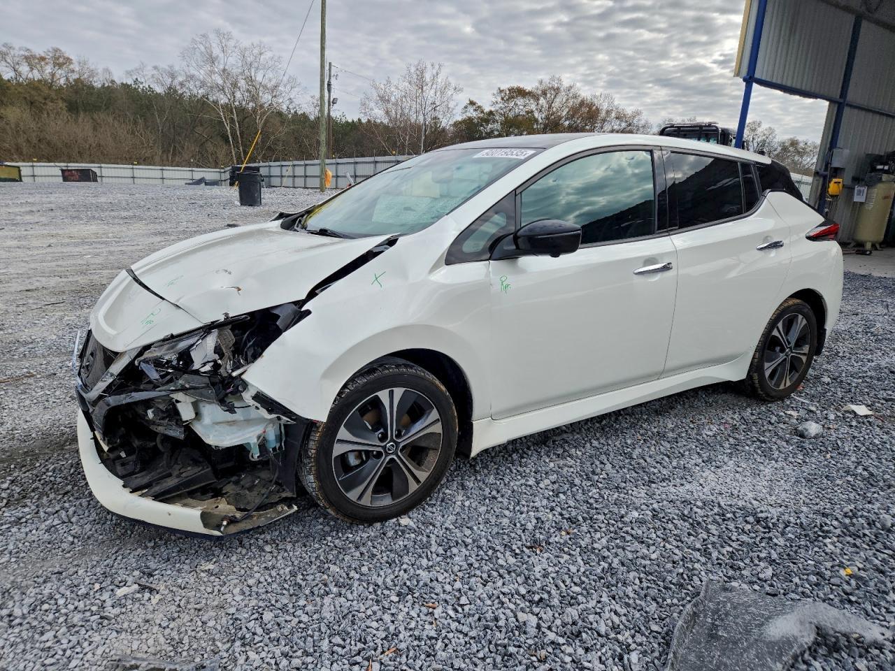 2021 NISSAN LEAF