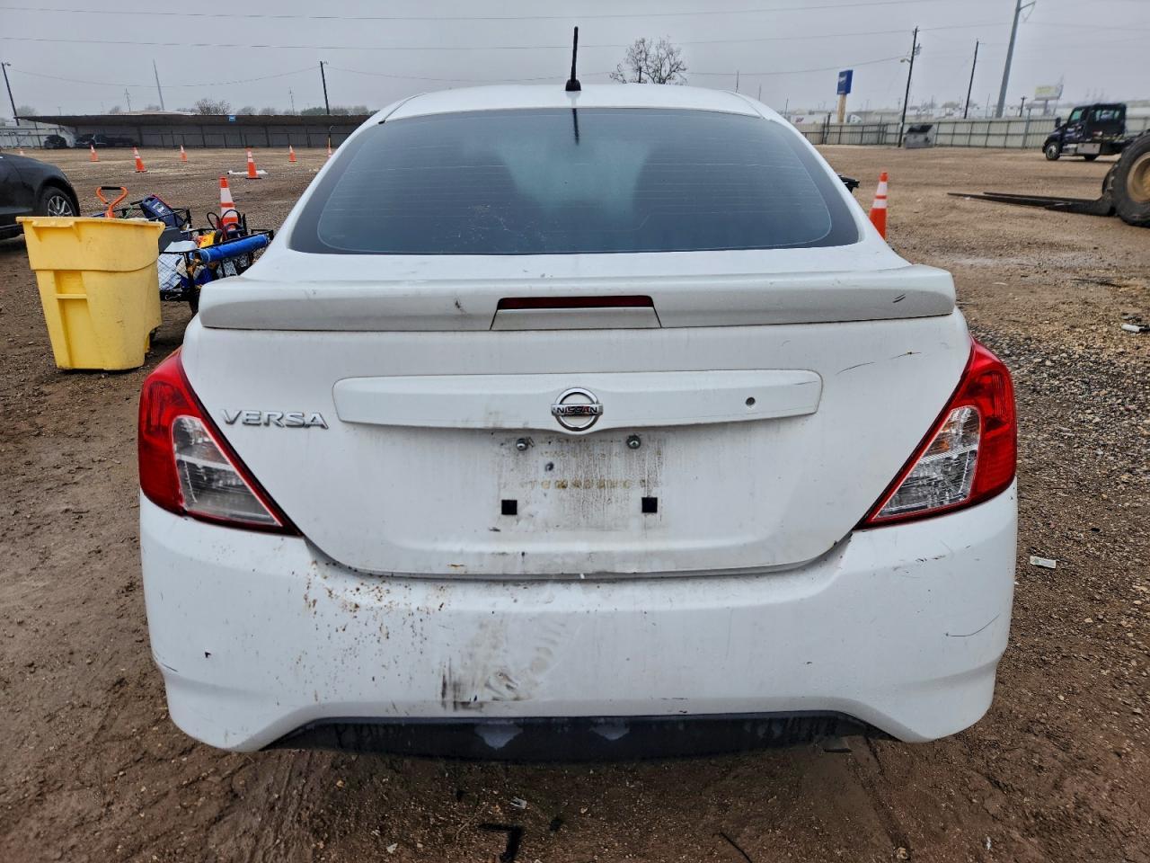 2018 NISSAN VERSA