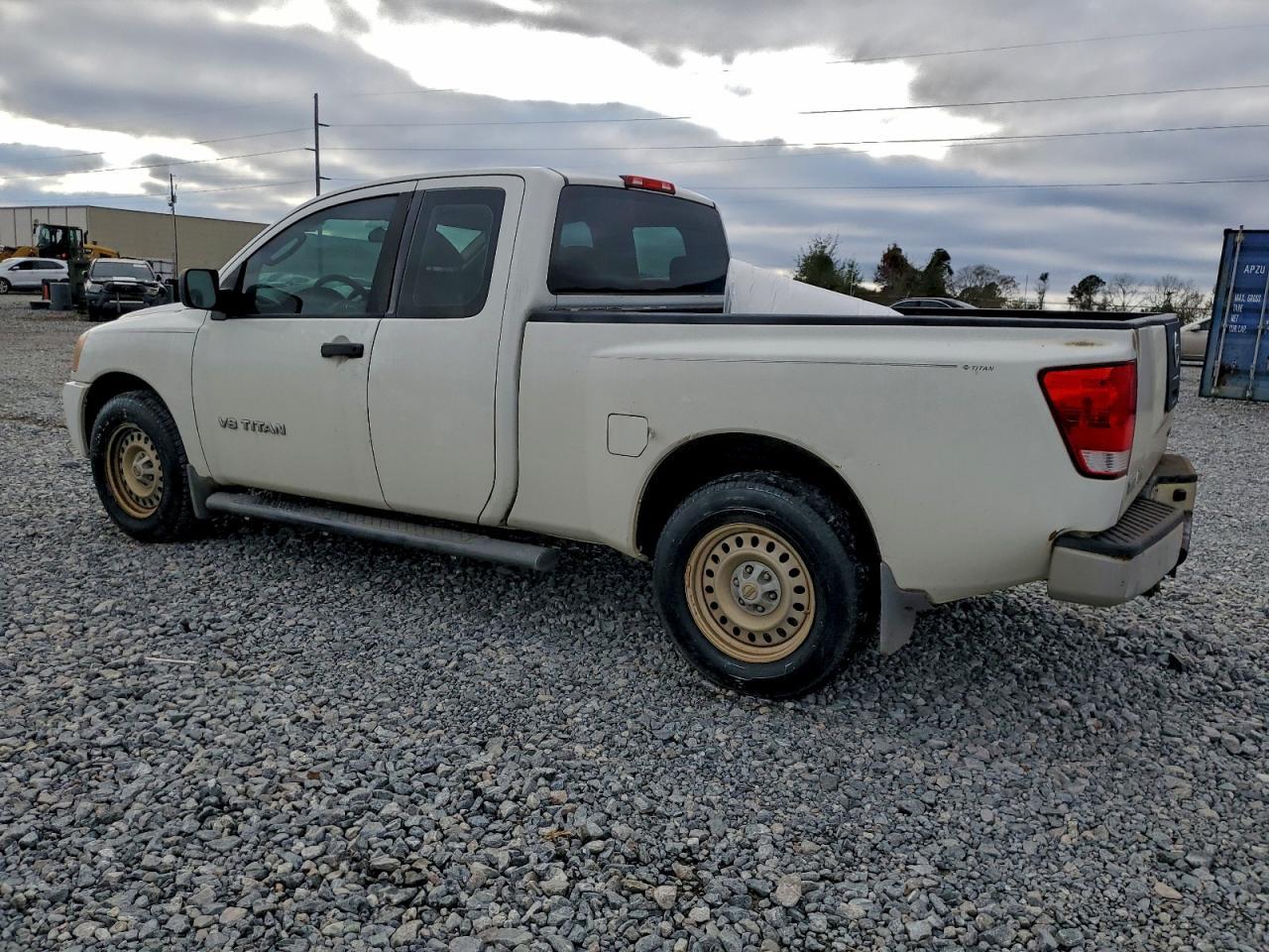 2011 NISSAN Titan