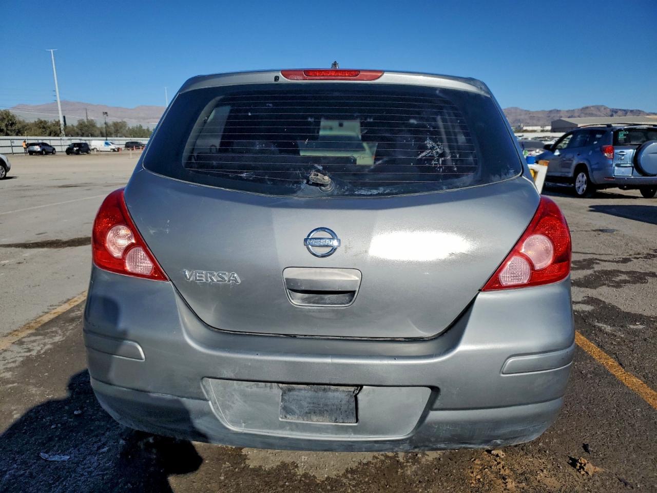 2011 NISSAN VERSA
