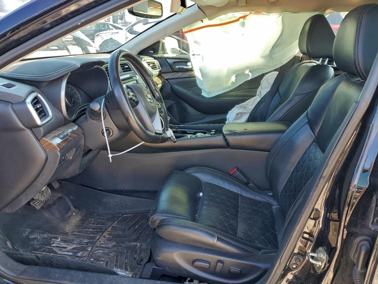 2017 NISSAN Maxima