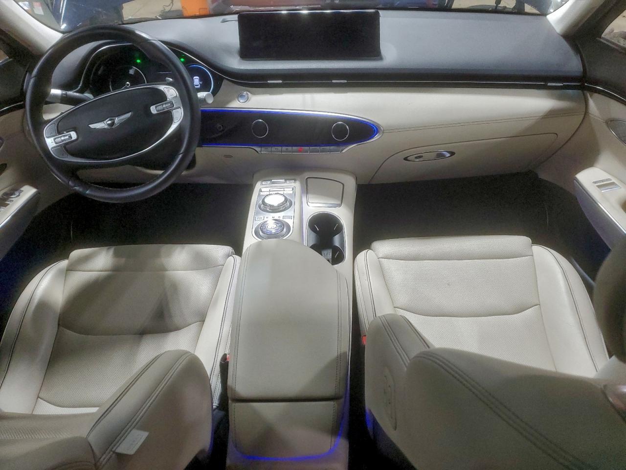 2024 GENESIS GV70