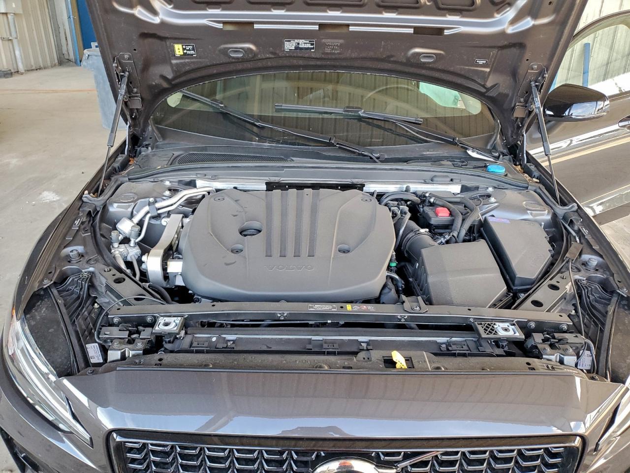 2024 VOLVO S60