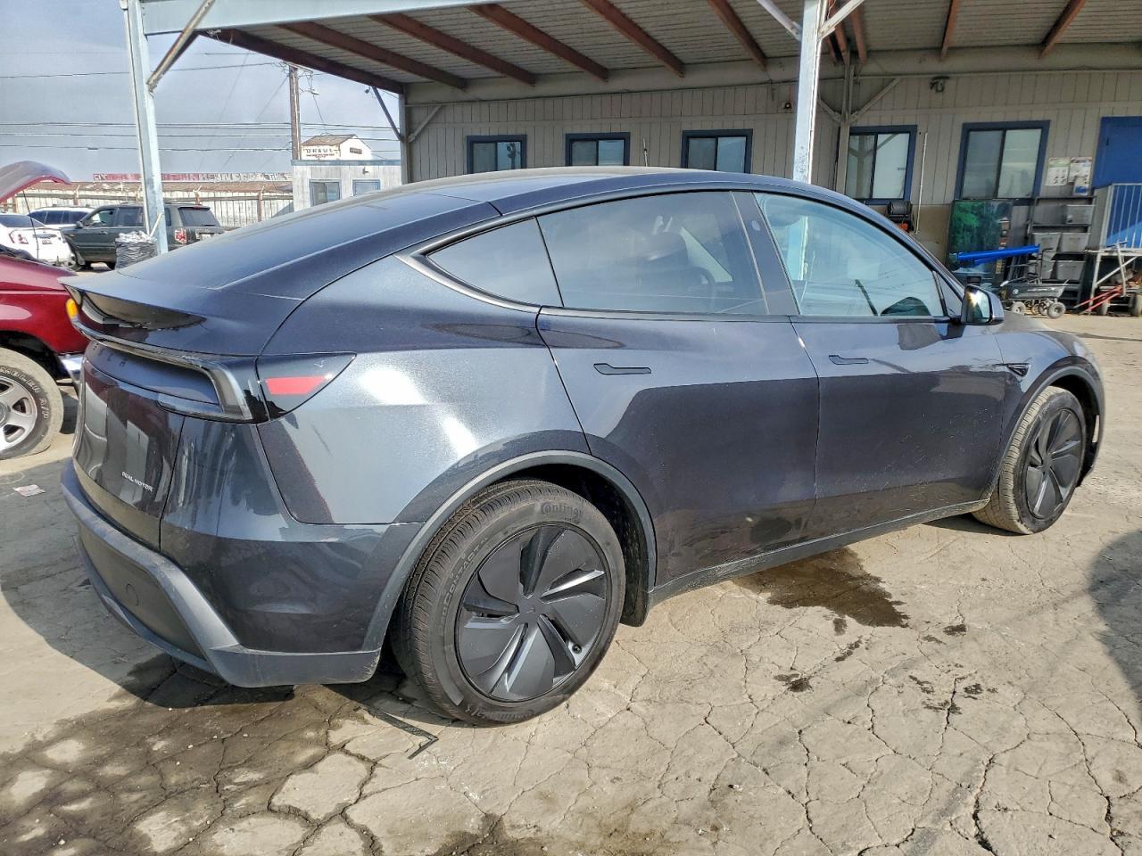 2026 TESLA MODEL Y