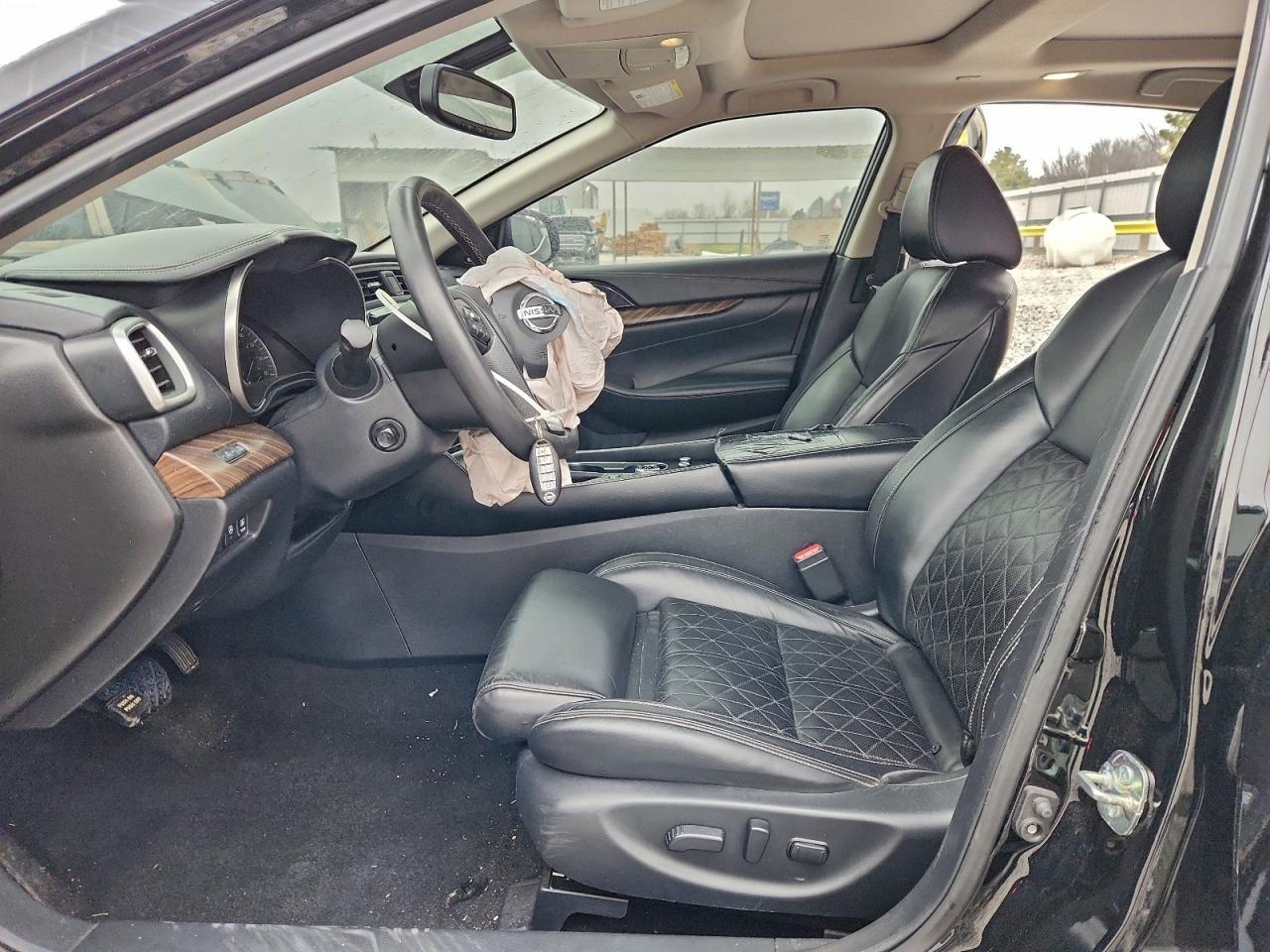 2017 NISSAN Maxima