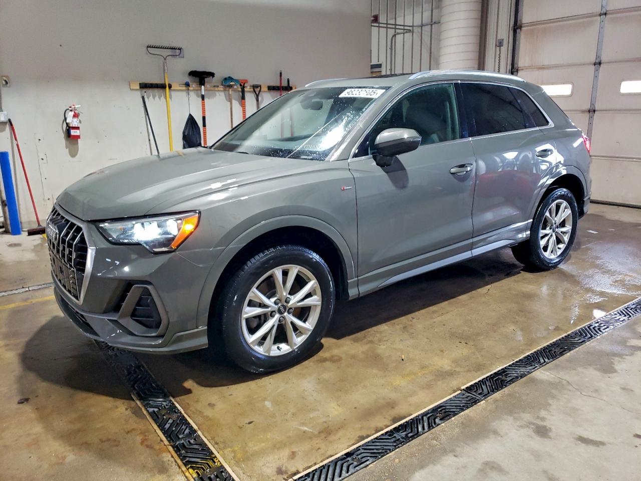 2021 AUDI Q3
