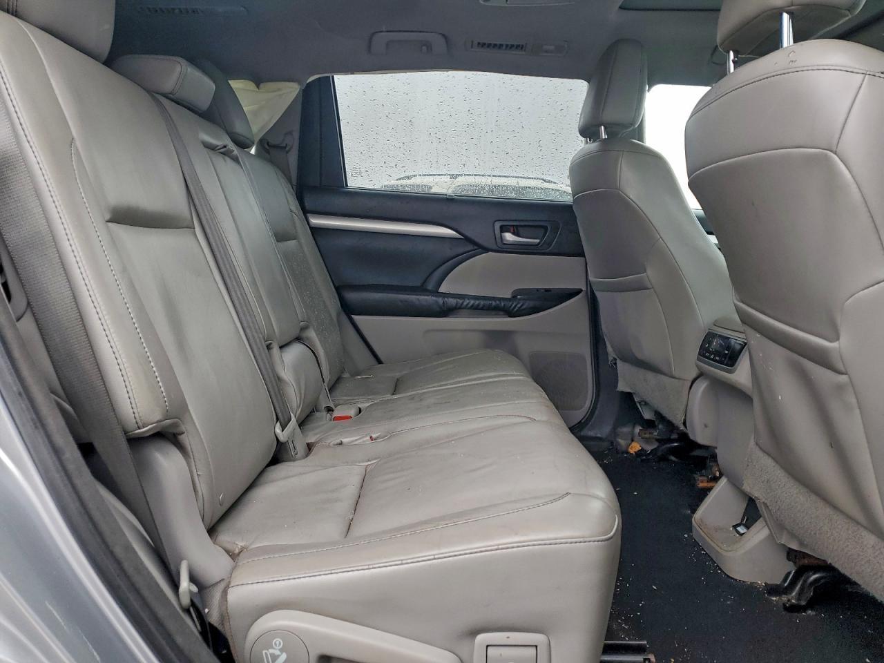 2015 TOYOTA HIGHLANDER