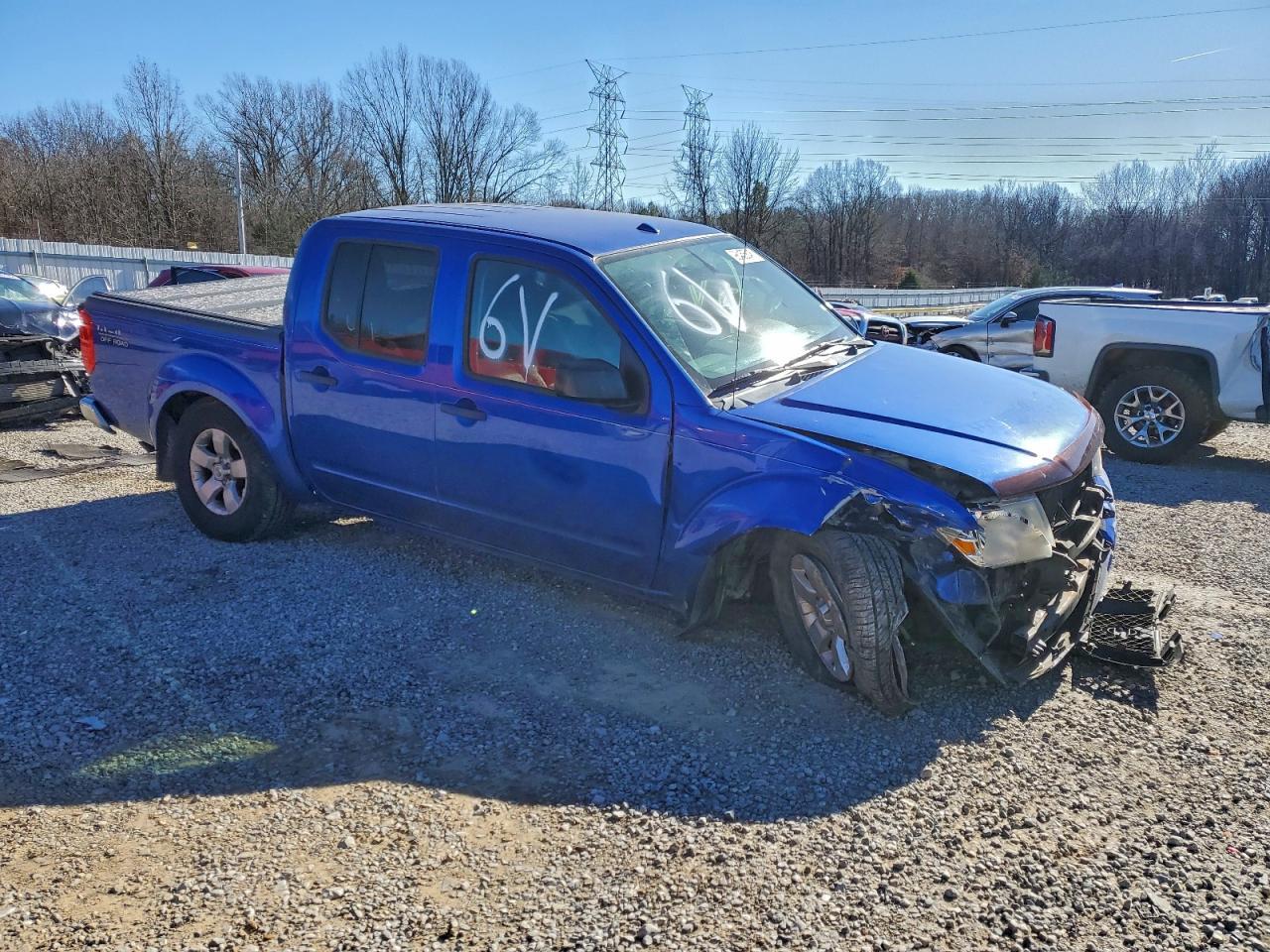 2013 NISSAN Frontier