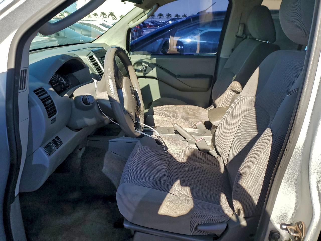 2011 NISSAN Frontier