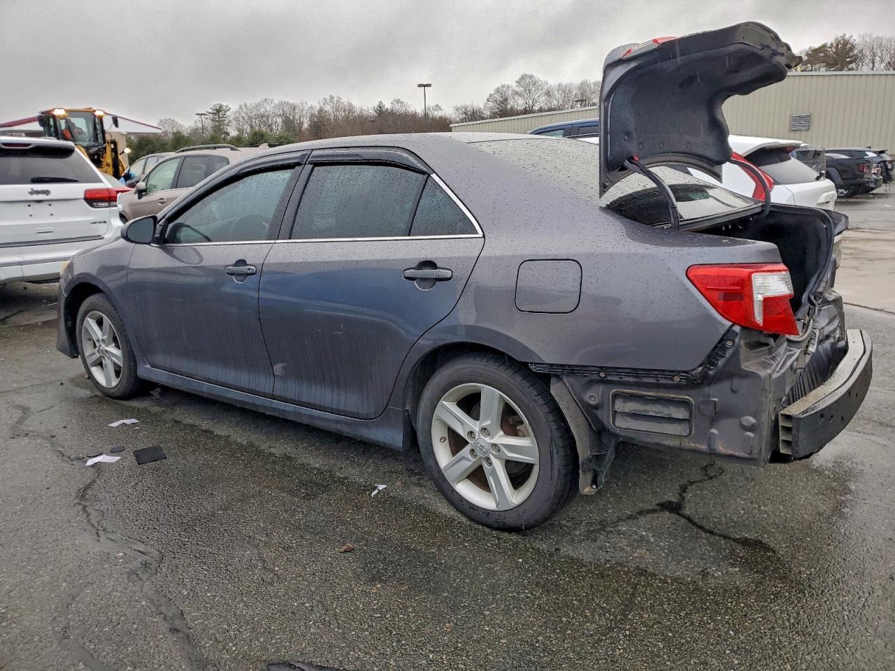 2014 TOYOTA CAMRY