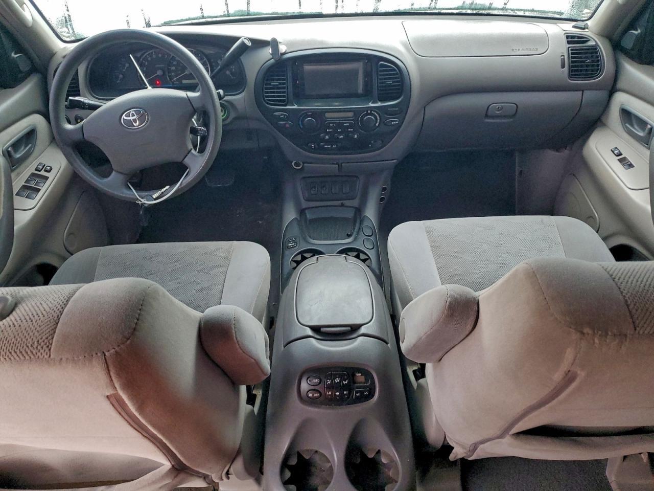 2005 TOYOTA Sequoia