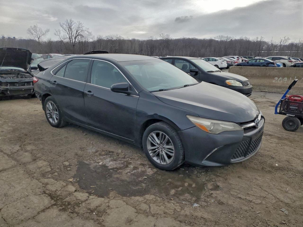 2015 TOYOTA CAMRY