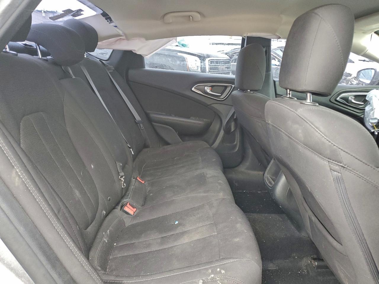2016 CHRYSLER 200