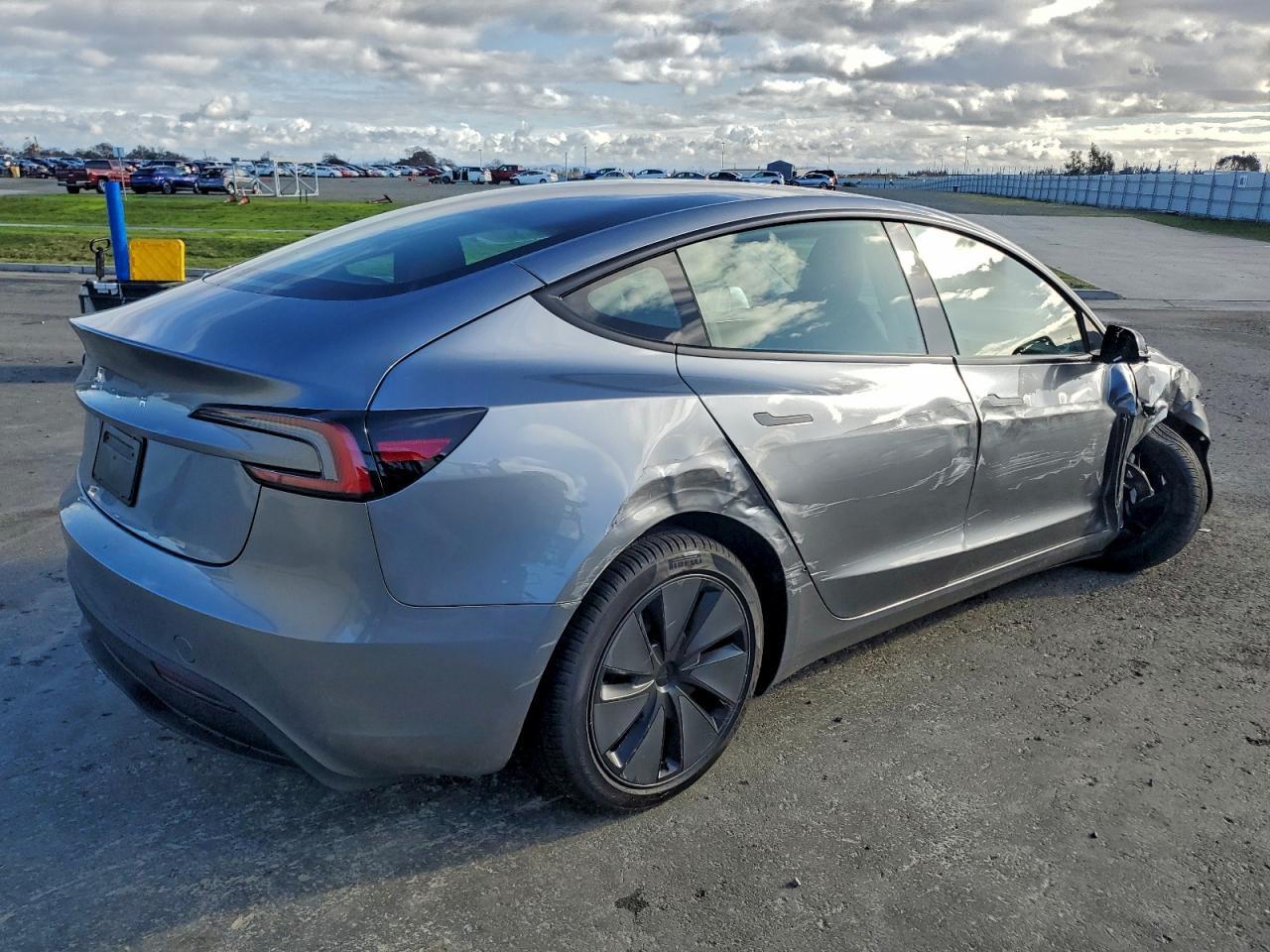 2025 TESLA MODEL 3