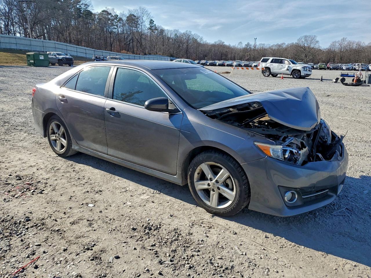 2014 TOYOTA CAMRY