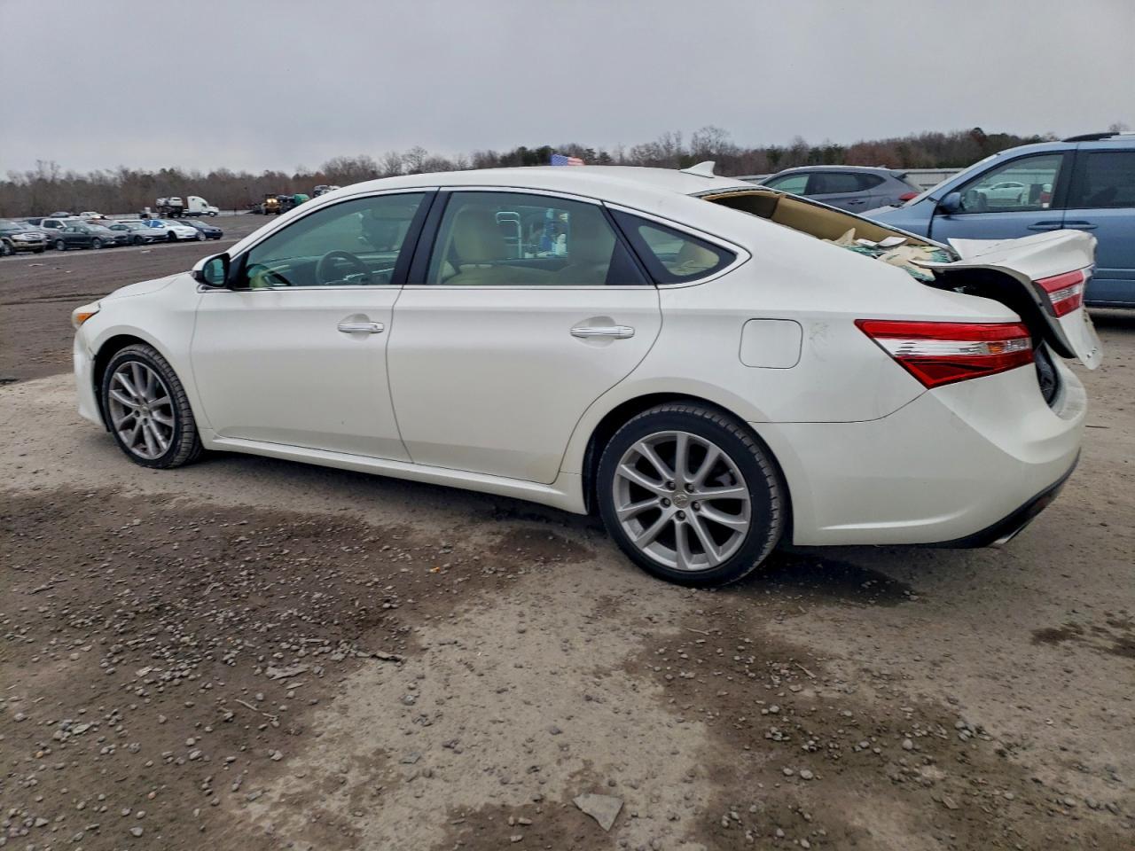 2013 TOYOTA Avalon