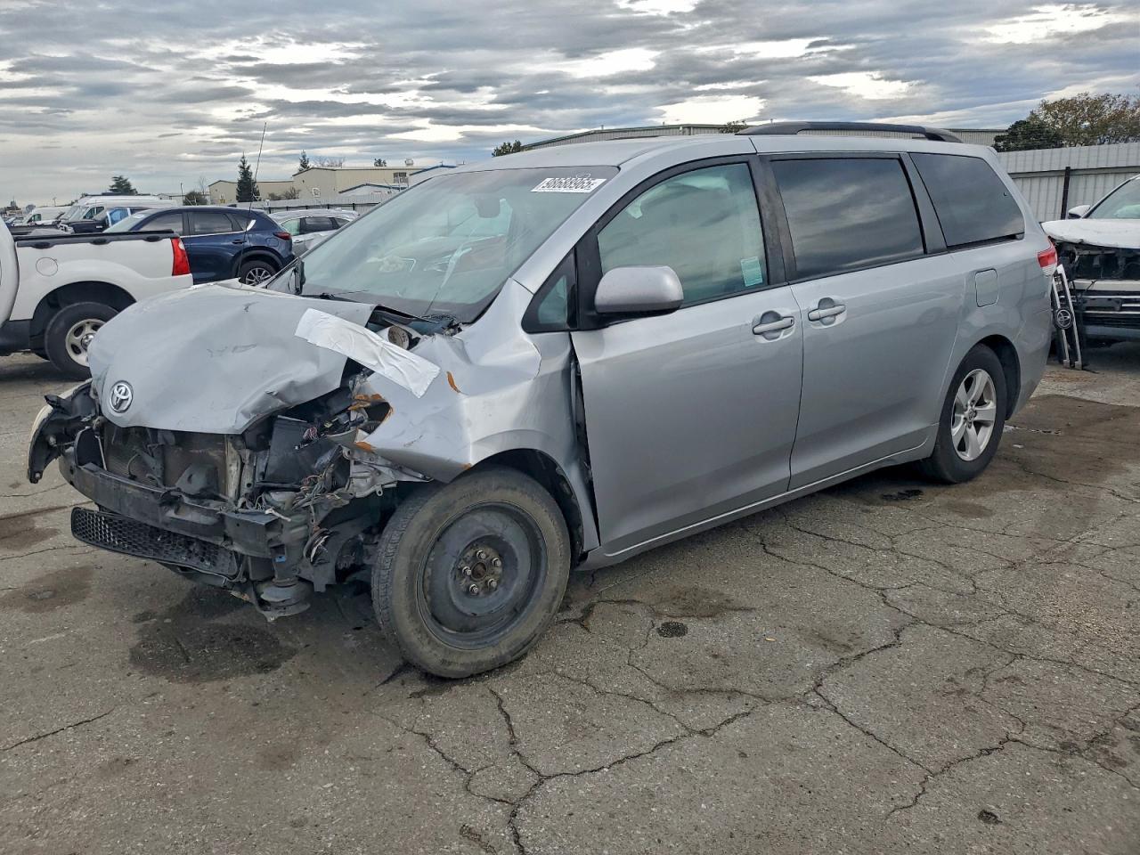 2013 TOYOTA SIENNA
