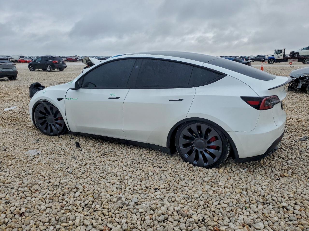 2024 TESLA MODEL Y