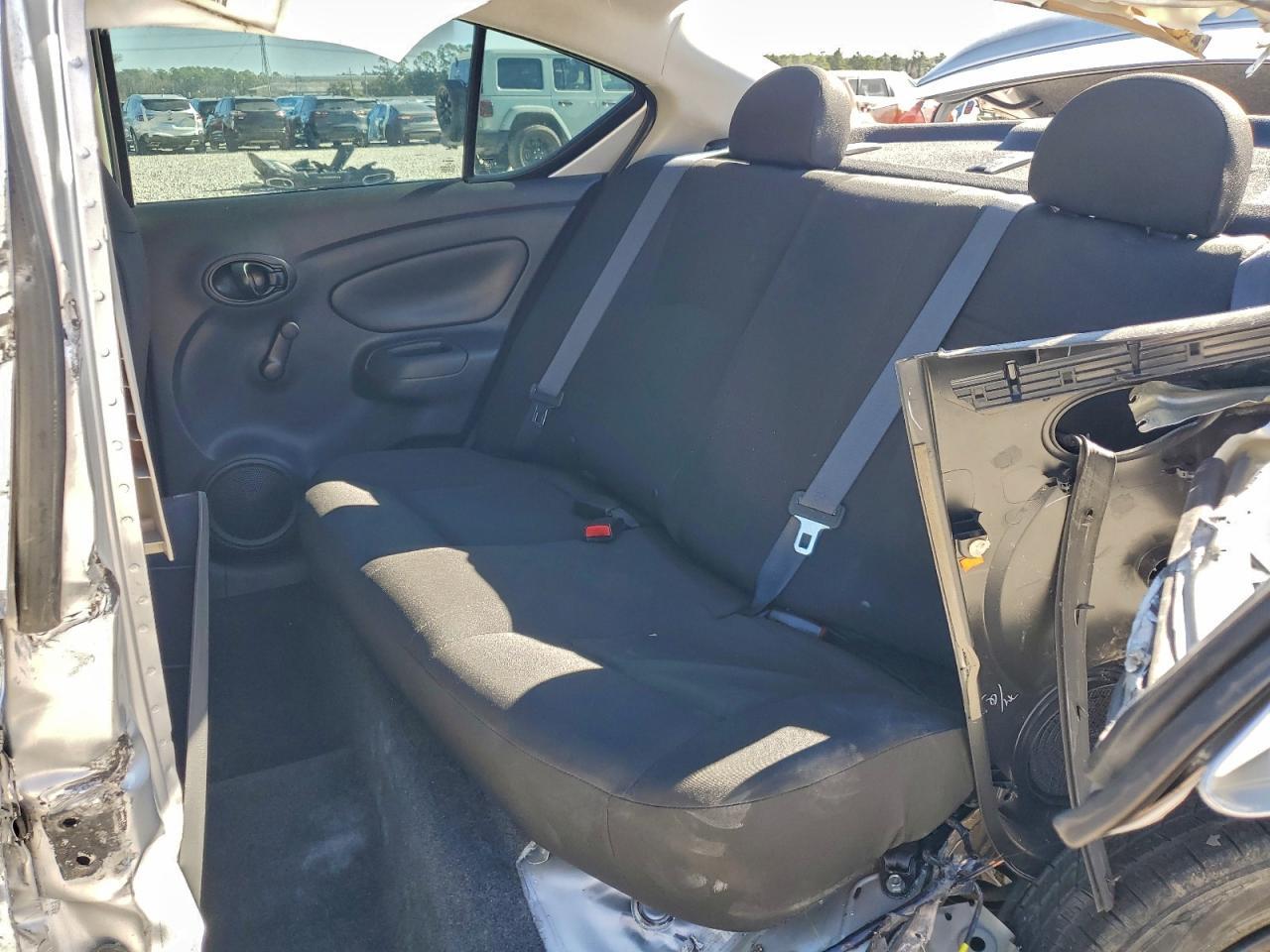 2017 NISSAN VERSA