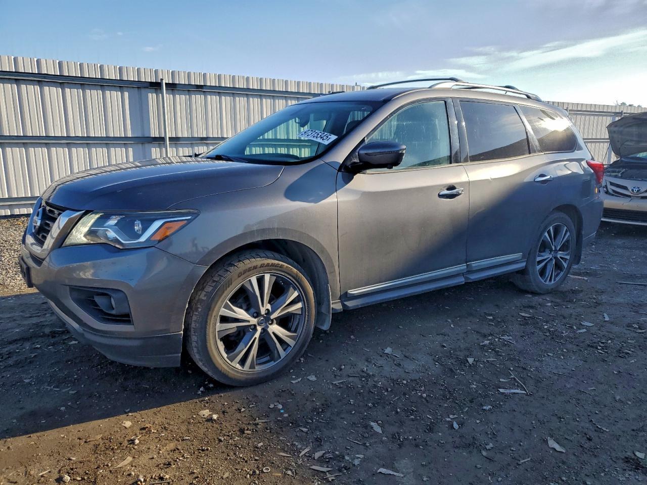 2017 NISSAN PATHFINDER