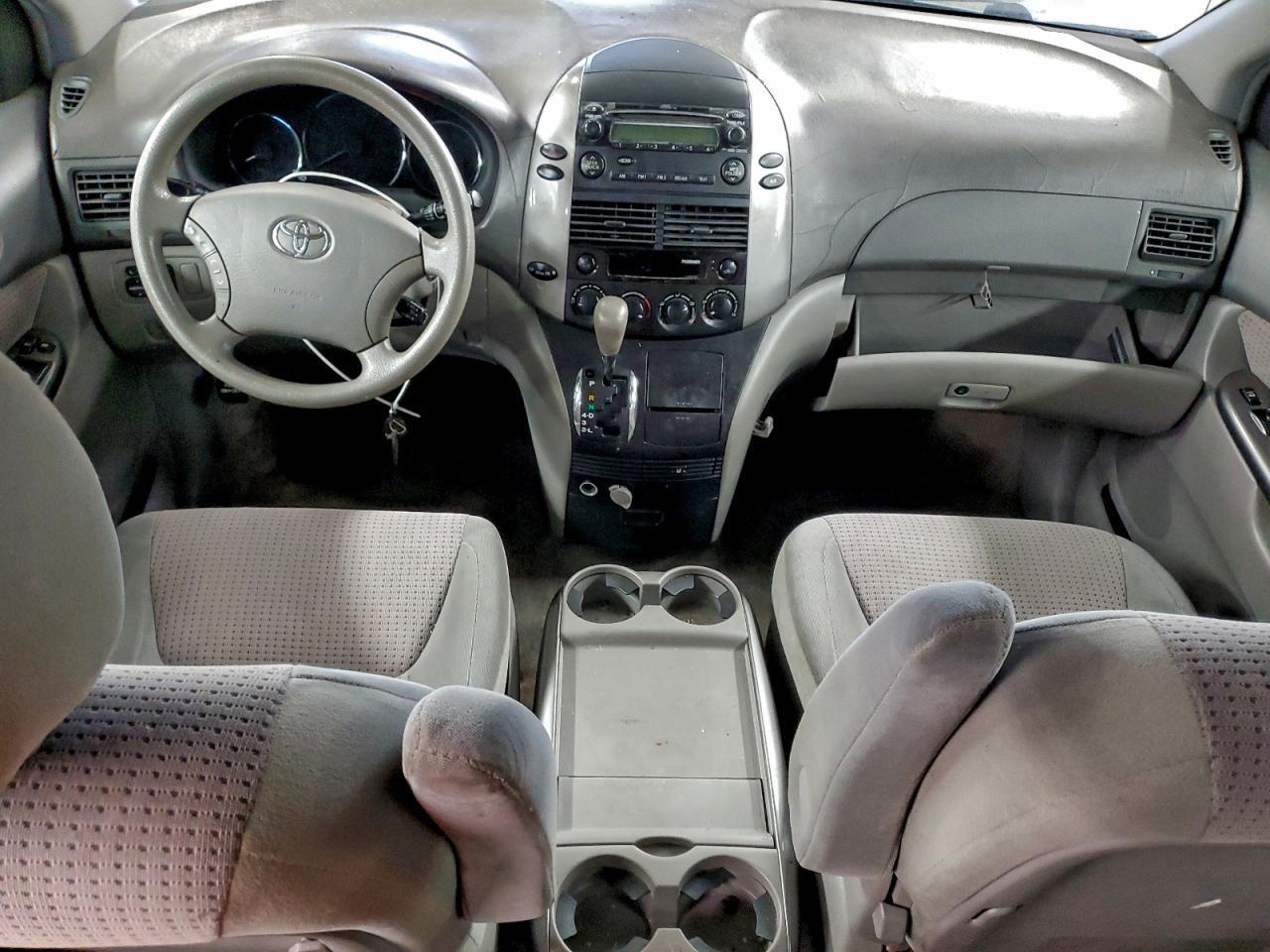 2006 TOYOTA SIENNA