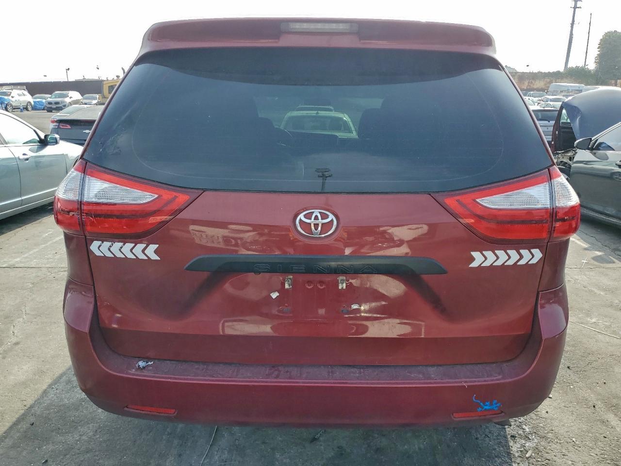 2017 TOYOTA SIENNA