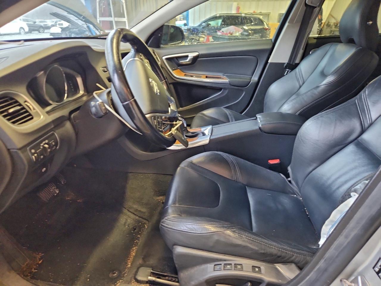 2016 VOLVO S60
