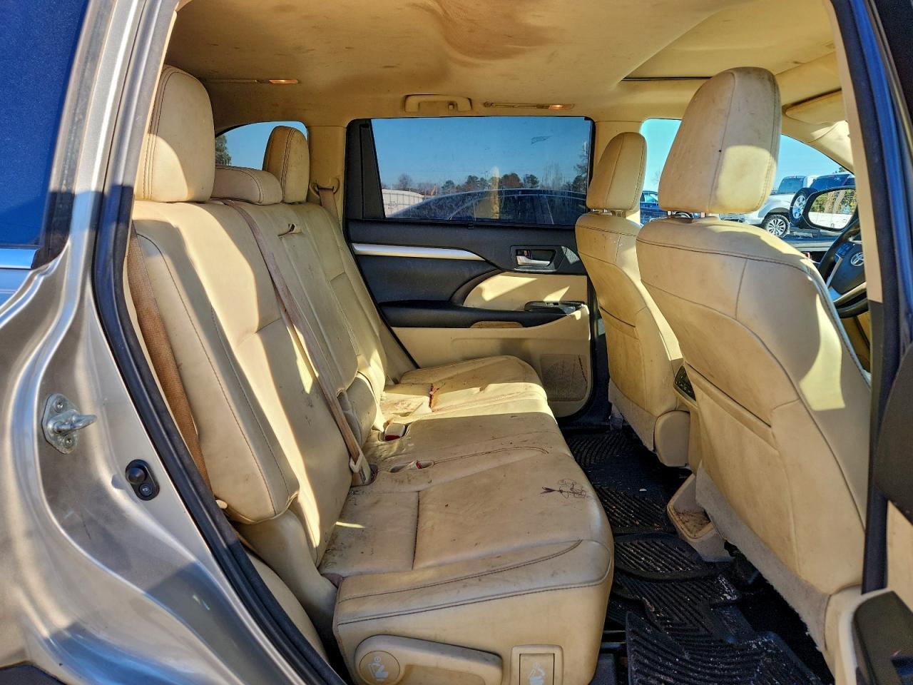 2016 TOYOTA HIGHLANDER