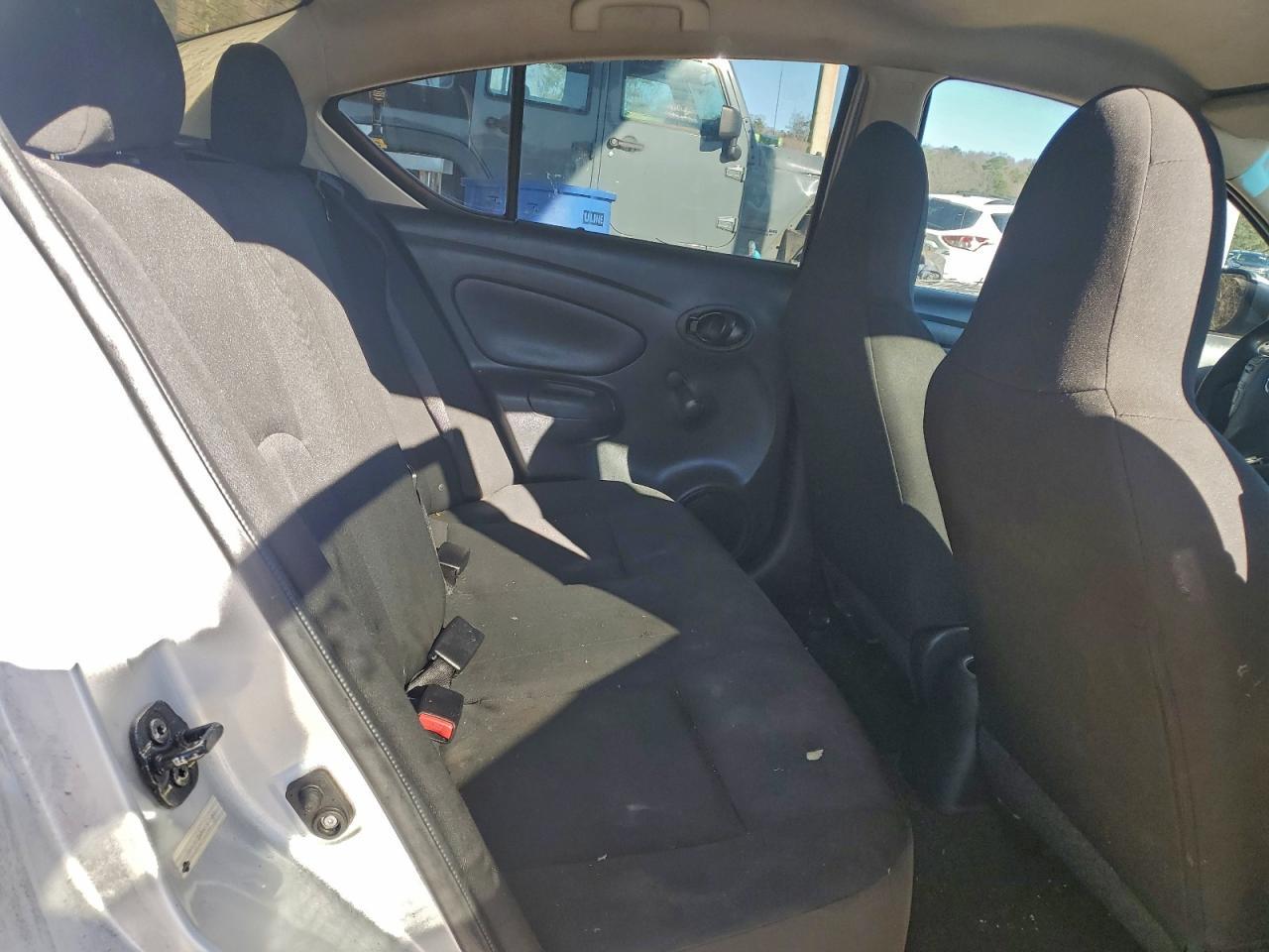 2016 NISSAN VERSA
