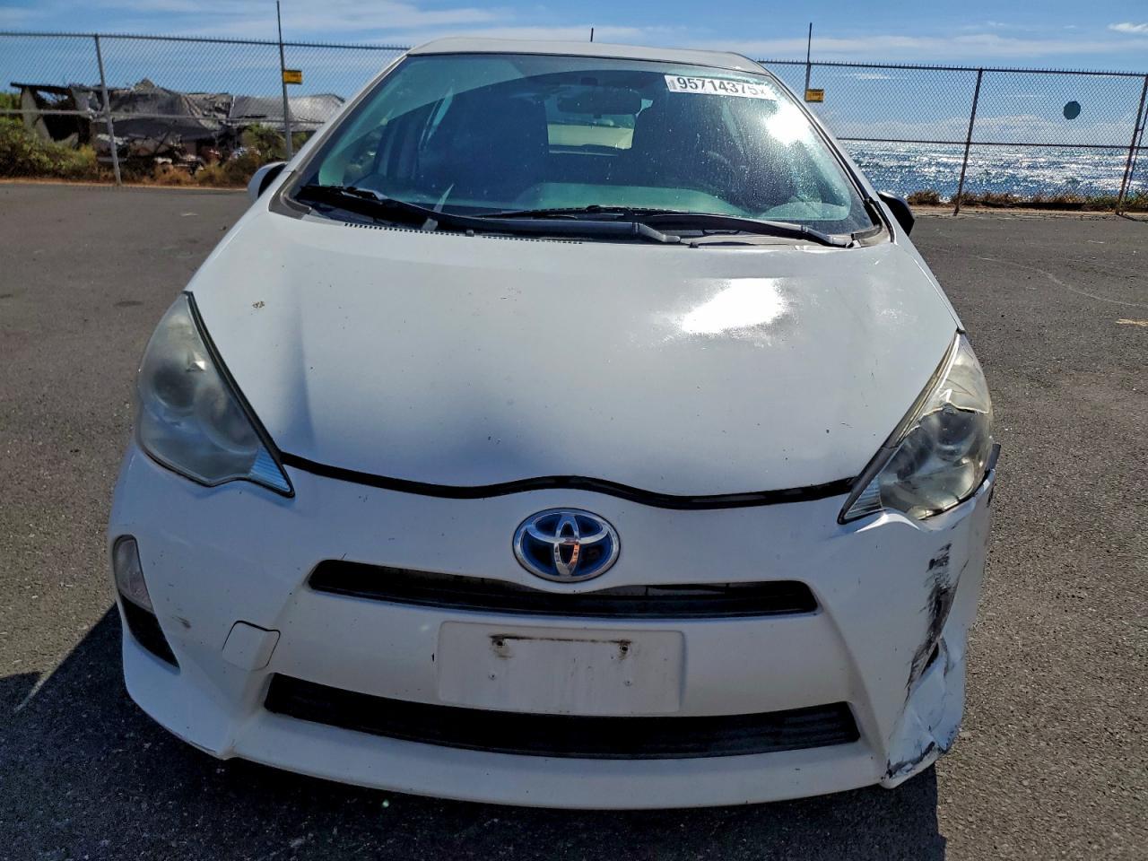 2013 TOYOTA Prius c