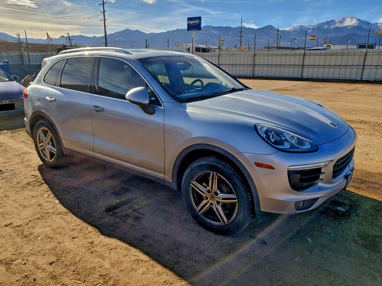 2016 PORSCHE CAYENNE