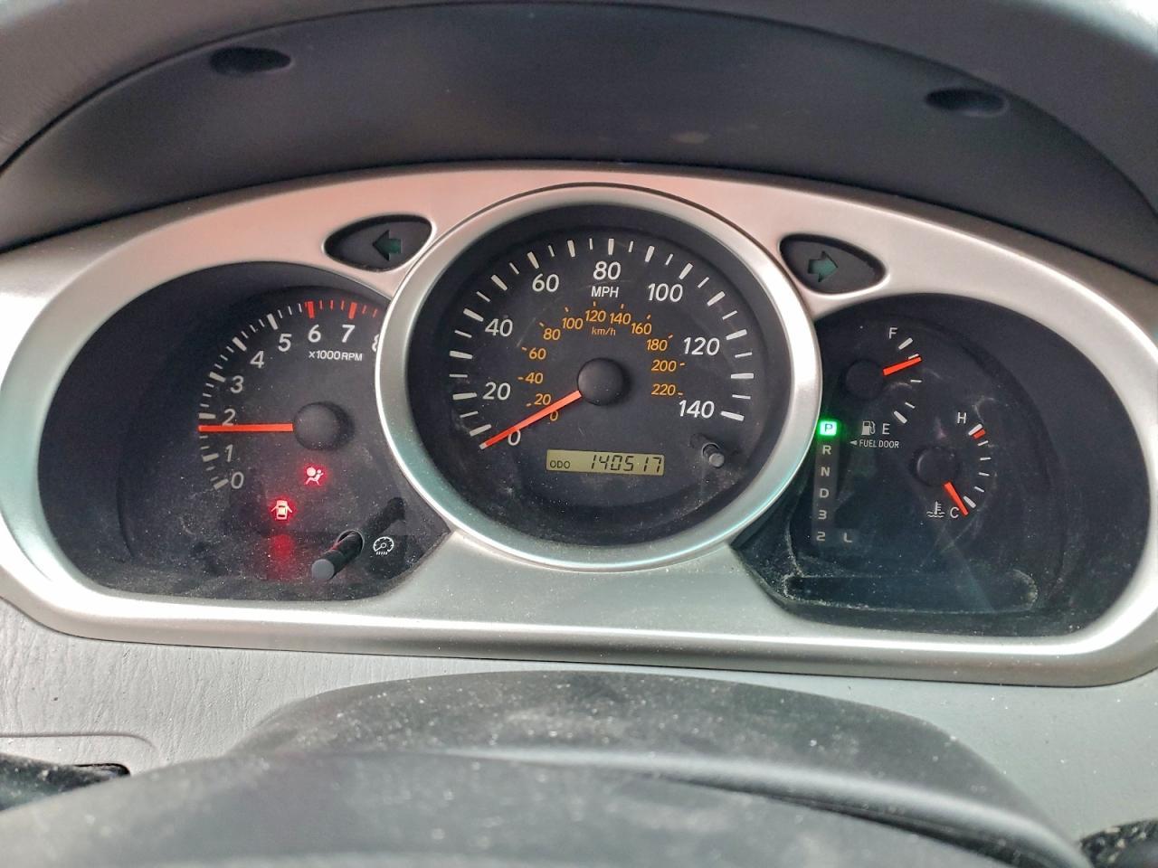 2004 TOYOTA HIGHLANDER
