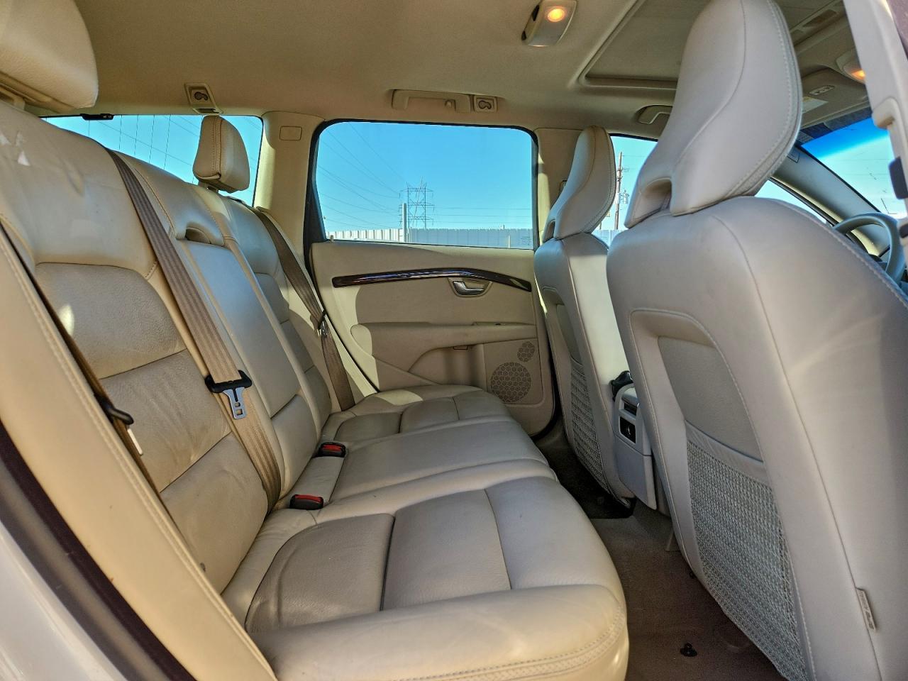 2011 VOLVO XC70