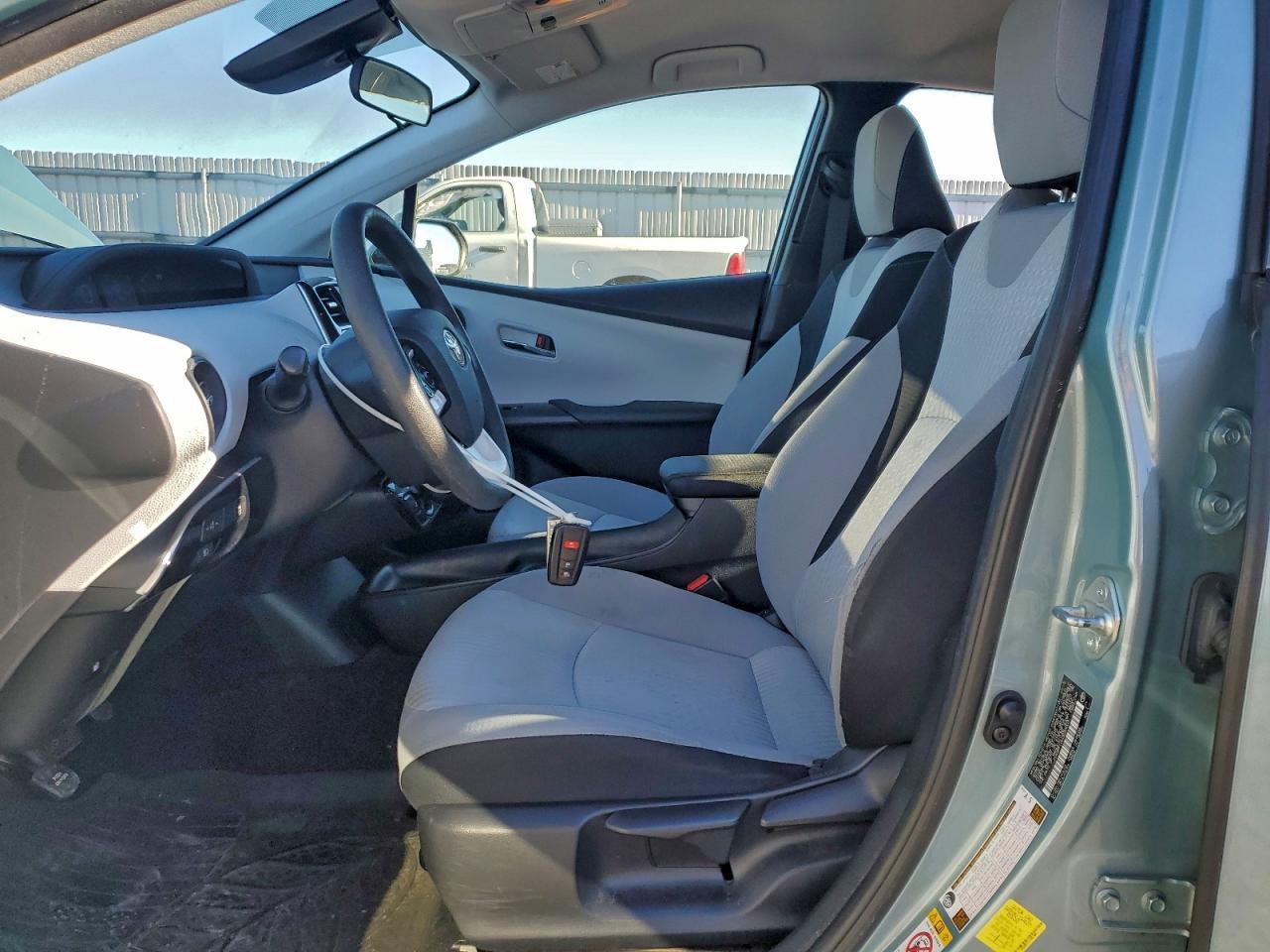 2017 TOYOTA PRIUS