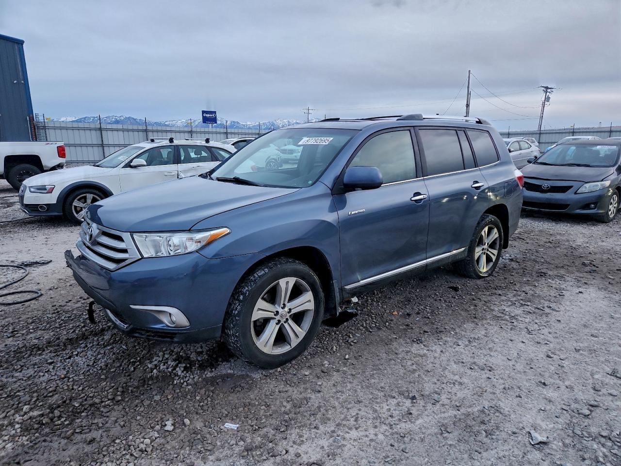 2011 TOYOTA HIGHLANDER