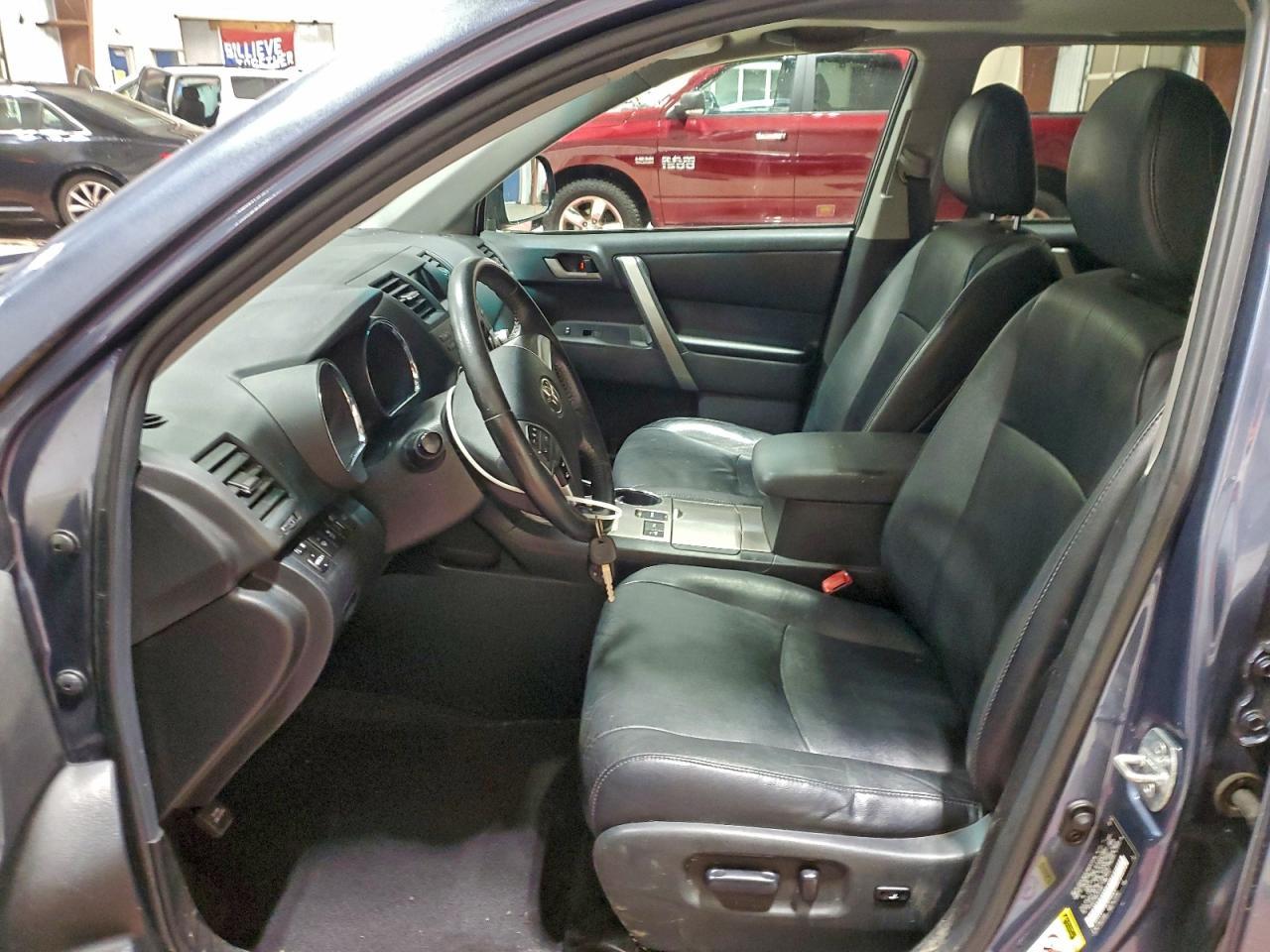 2012 TOYOTA HIGHLANDER
