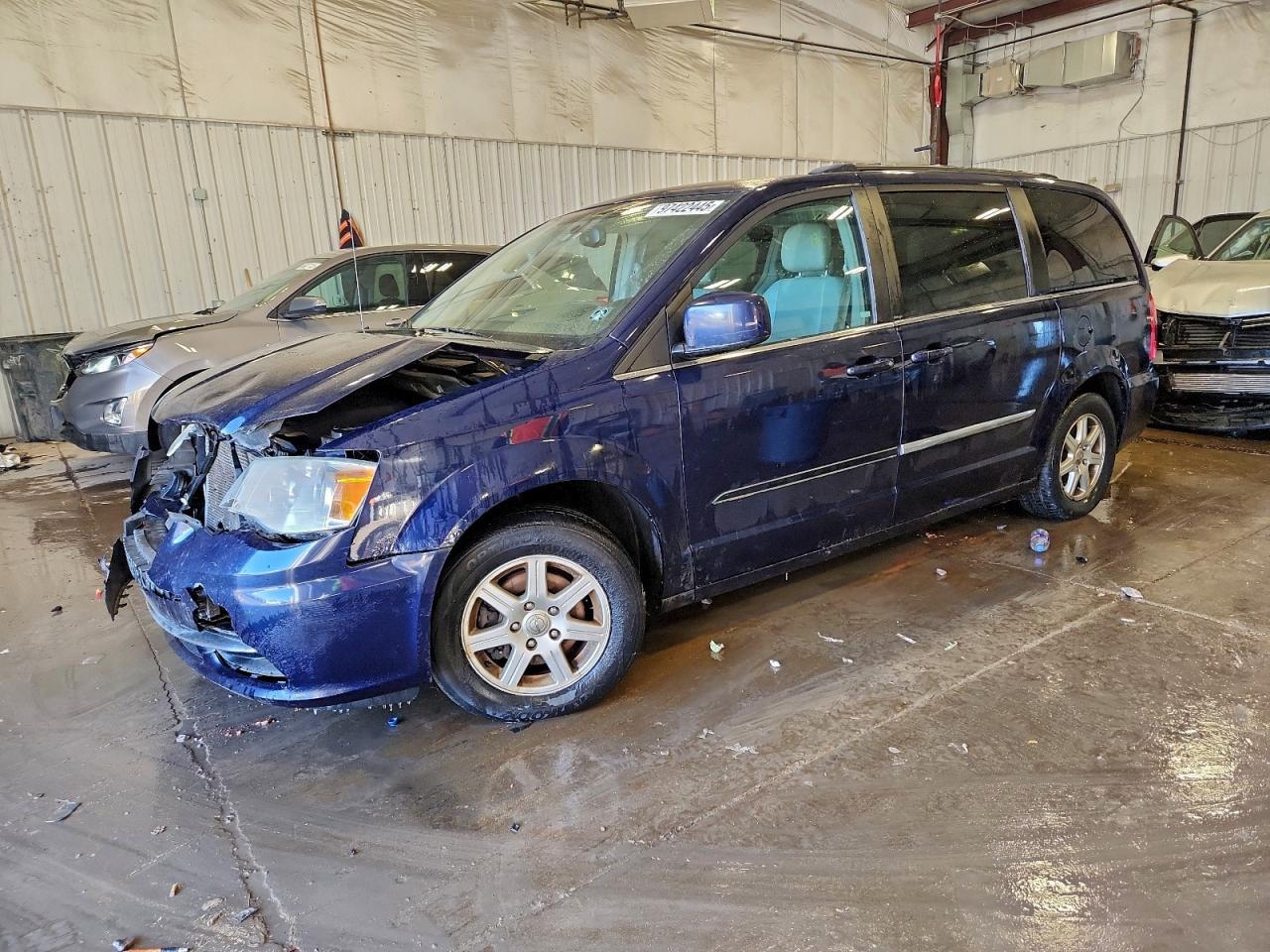 2012 CHRYSLER Town & Country