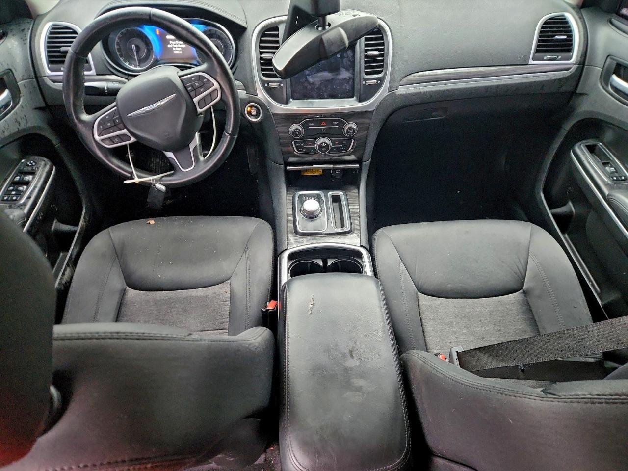 2019 CHRYSLER 300