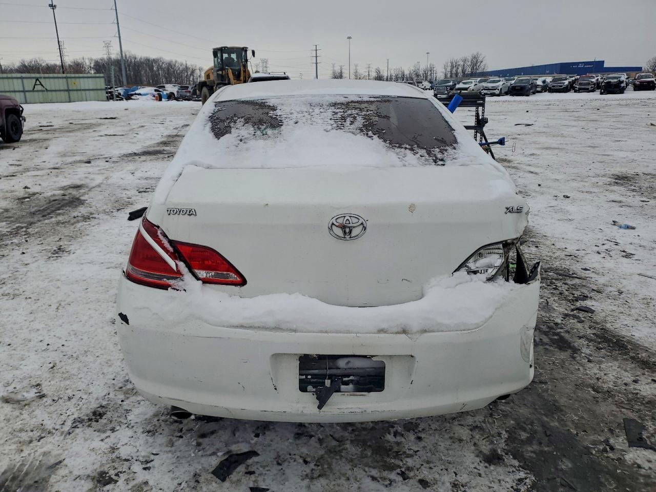2005 TOYOTA Avalon